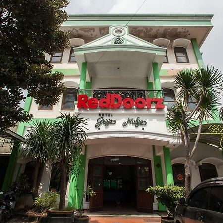 RedDoorz @ Genteng Surabaya 2 Bagian luar foto