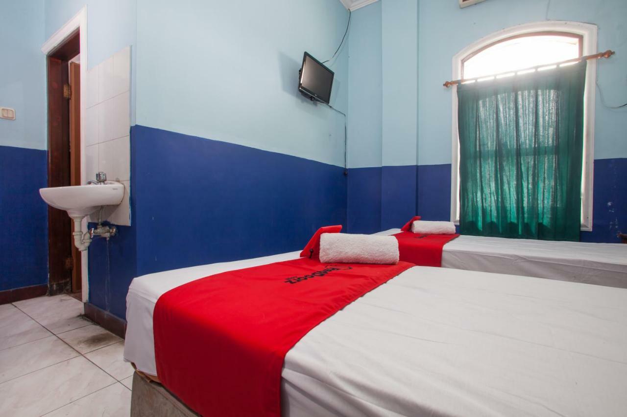 RedDoorz @ Genteng Surabaya 2 Bagian luar foto